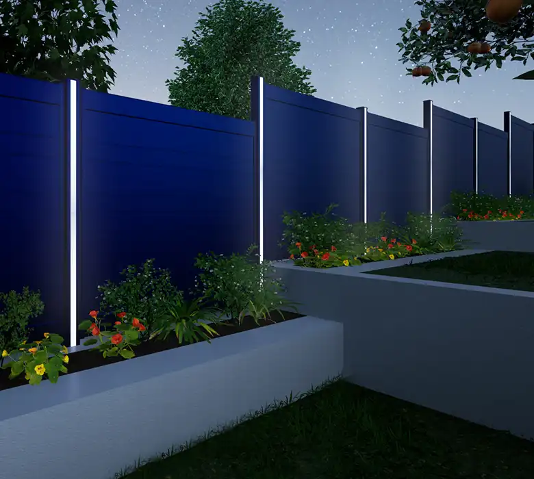 Clôture avec spots lumineux intégrés