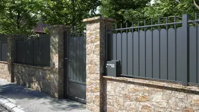 Clôture pleine aluminium Pont Aven Kostum 7016 boîte aux lettres portillon Pont Aven